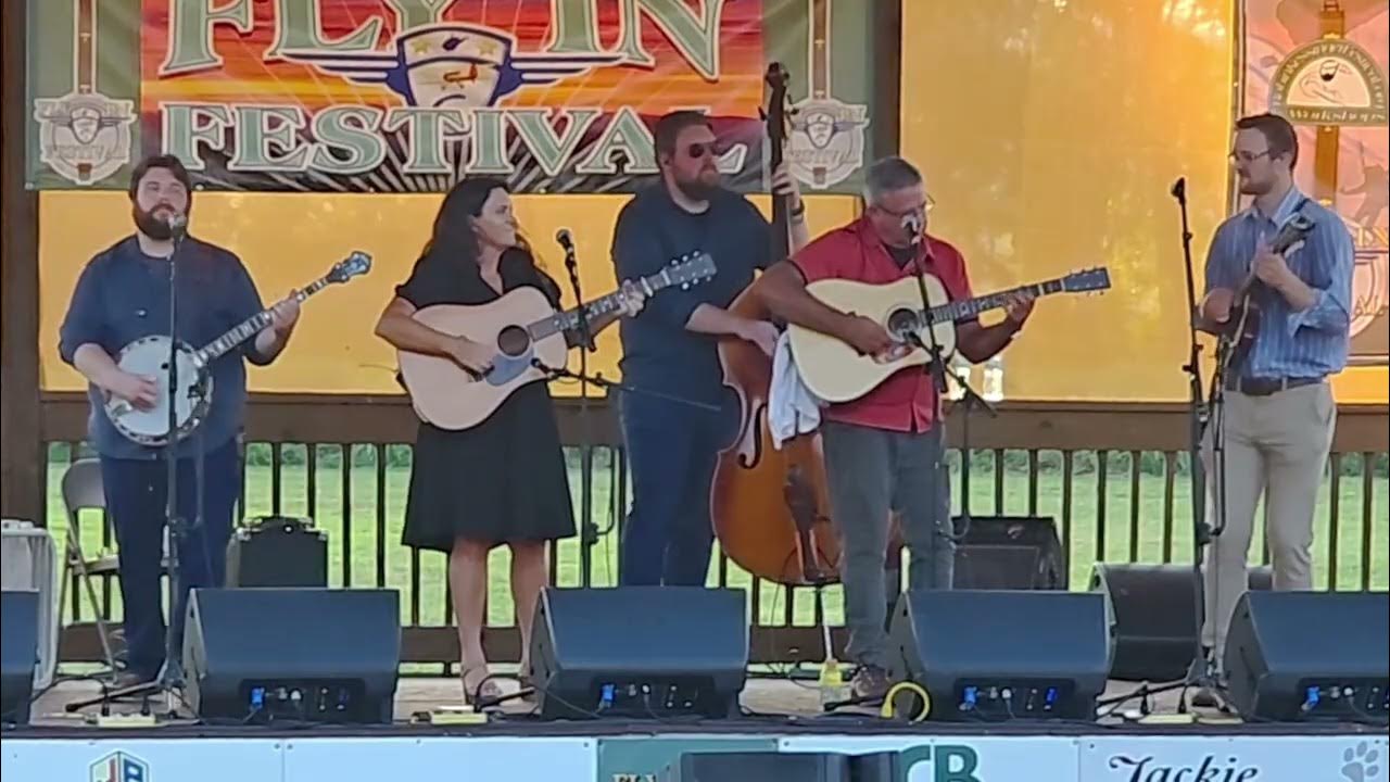 Cumberland Gap – Kenny & Amanda Smith Band | Live at Fly In Festival Cumberland Gap – Kenny & Amanda Smith Band | Live at Fly In Festival