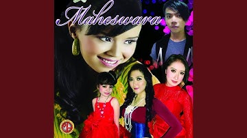 Debu Debu Jalanan (feat. Gerry Mahessa)