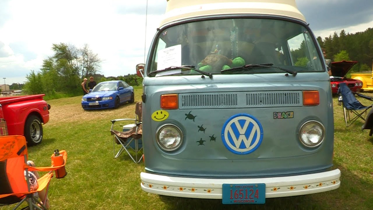 VW COMBI MINI BUS 1975