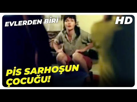 Evlerden Biri - Zeynep, Semih'in İlgilisinde Hoşlanıyor! | Gina Moxley Mahmut Hekimoğlu Türk Filmi