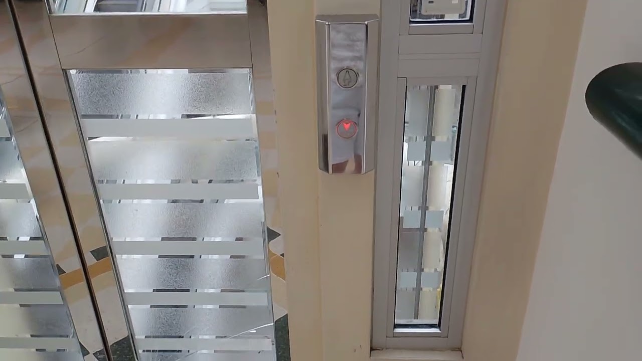 The Main Lift - Royal Victoria Palace Shopping Centre Tunbridge Wells 