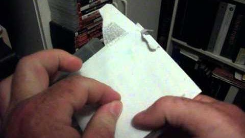 HOW TO REMOVE STICKERS? Video game and movie cases a simple way