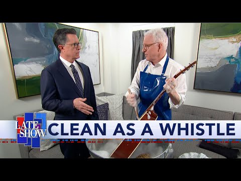 steve-martin-washes-up-before-his-late-show-performance