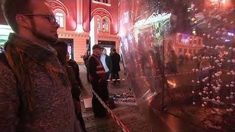 Dazzling art display lights up Prague