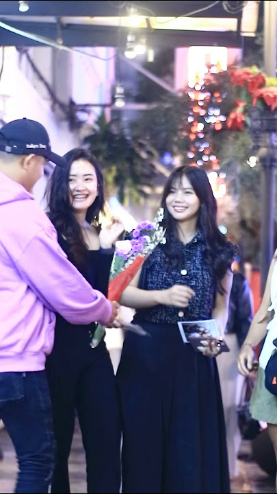 Giving romantic flowers #mustbehome #viralvideo #home #pranks