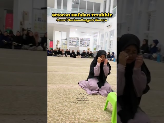 tangisan santri ketika setoran Al-Quran terakhir 30 juz class=