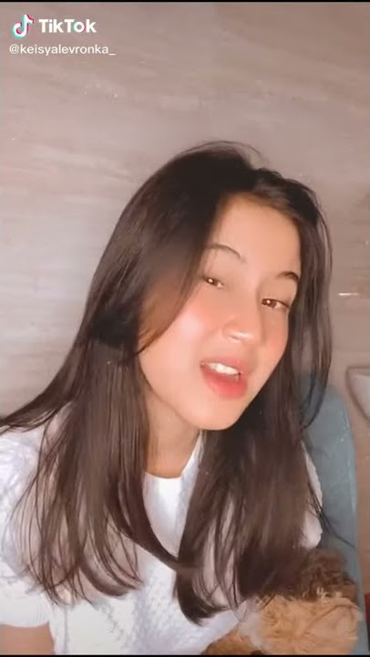 Story Wa Cewek Cantik Cover Lagu 'Sesuatu Di Jogja'~Tiktok