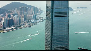 Sky-high luxurious rooms with free wi-fi are located on floors 102 to
118 of the ritz-carlton hong kong. towering over victoria harbour, it
boasts highes...
