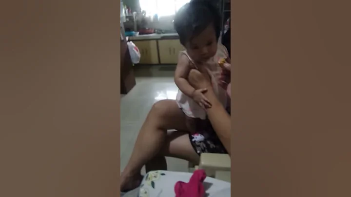 Si Mama lola pina patikim ng chewing candy si Bern...