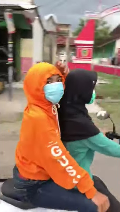 Lucu elek ngerokok
