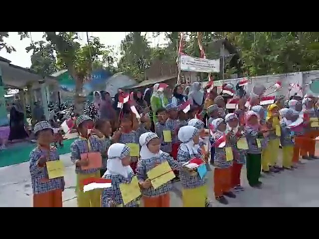 Menyanyikan Lagu Indonesia Raya Oleh TK CIKAL KELAPA untuk memperingati HAI class=