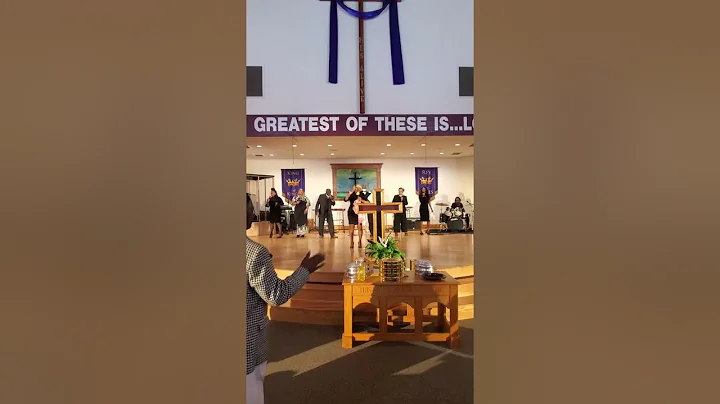 New Commandment Ministries Choir ft. Pastor Annett...