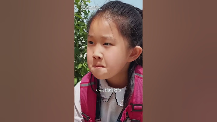 小偷捂晕小女孩妈妈进行入室抢劫，正在写作业的小女孩巧用两个橙子吓跑小偷！