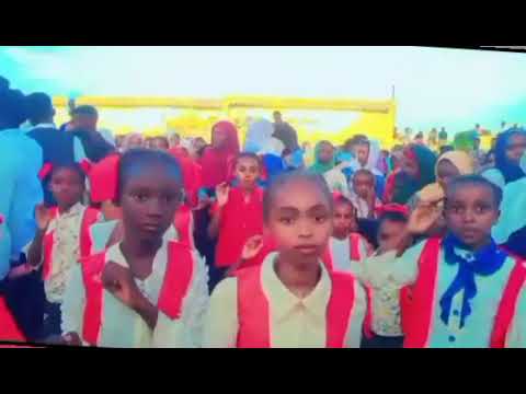 جزء أول من استعراض فرقة رياض الطفولة في حفل تكريم اطلاب المتفوقين في دورة الإسعافات و التمريض 