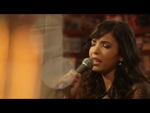 Indila - Derniere Danse (Live - Paris) class=