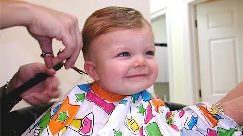 ¿Cuándo deben cortarse el pelo por primera vez los bebés negros?