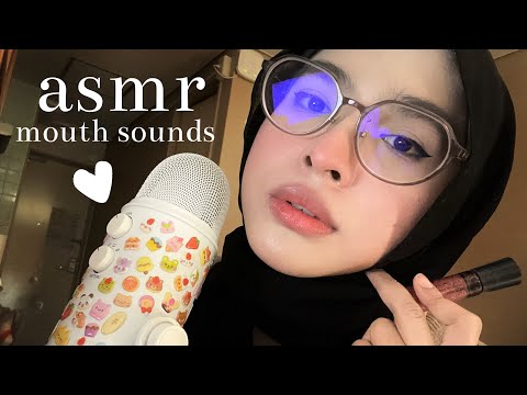 ASMR | lipgloss application, mouth sounds, trigger words💄🍓✨(with mic rubbing + hand movements)
