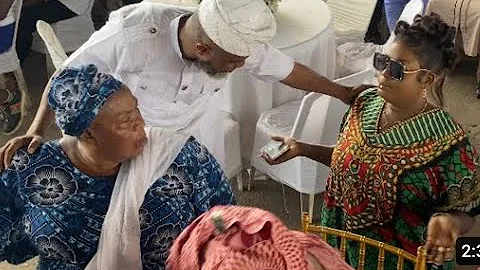 CHECK IT OUT...HOW ENIOLA BADMUS GREETED MADAM SAJE IN A PUBLIC AT MURPHY AFOLABI 8DAYS FIDAU PRAYER