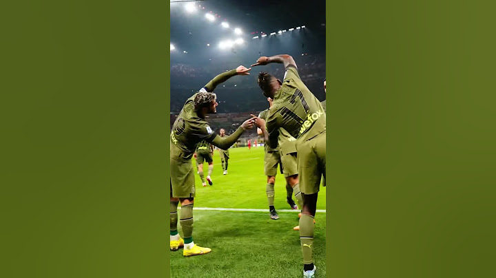 Leão’s celebrations 📞⌚️💤🏄‍♂️ | #shorts