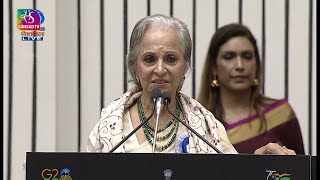 Waheeda Rehman receives the Dadasaheb Phalke Lifetime Achievement Award