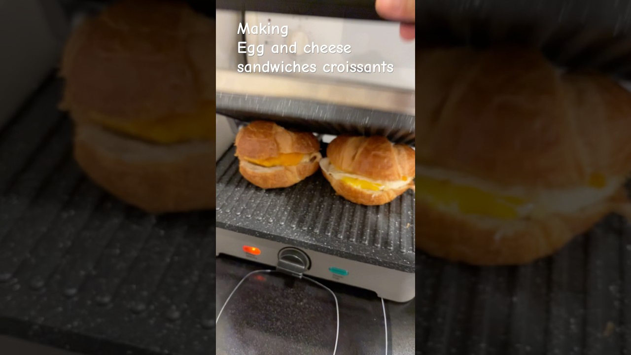 Круассаны с яйцами и сыром на обед для детей в школу 