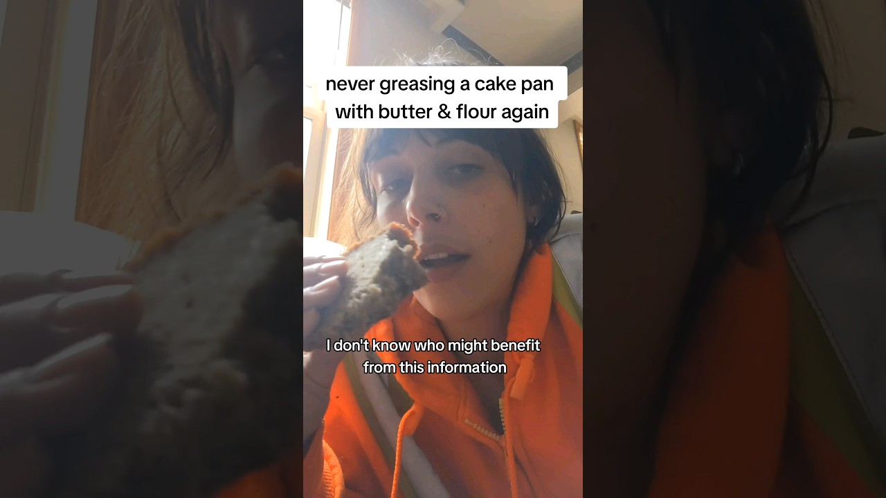 recently switched how I grease my bundt pan and it's honestly changed my life ✨ 