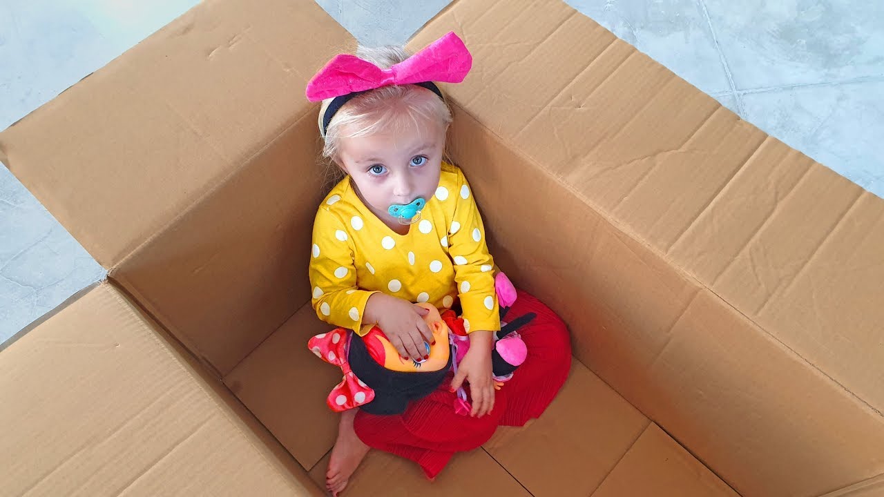 Alice and Dad play Best Babysitter for Baby Eva