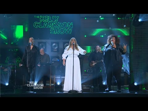 Kelly Clarkson Covers 'When You Say Nothing at All' By Keith Whitley | Kellyoke