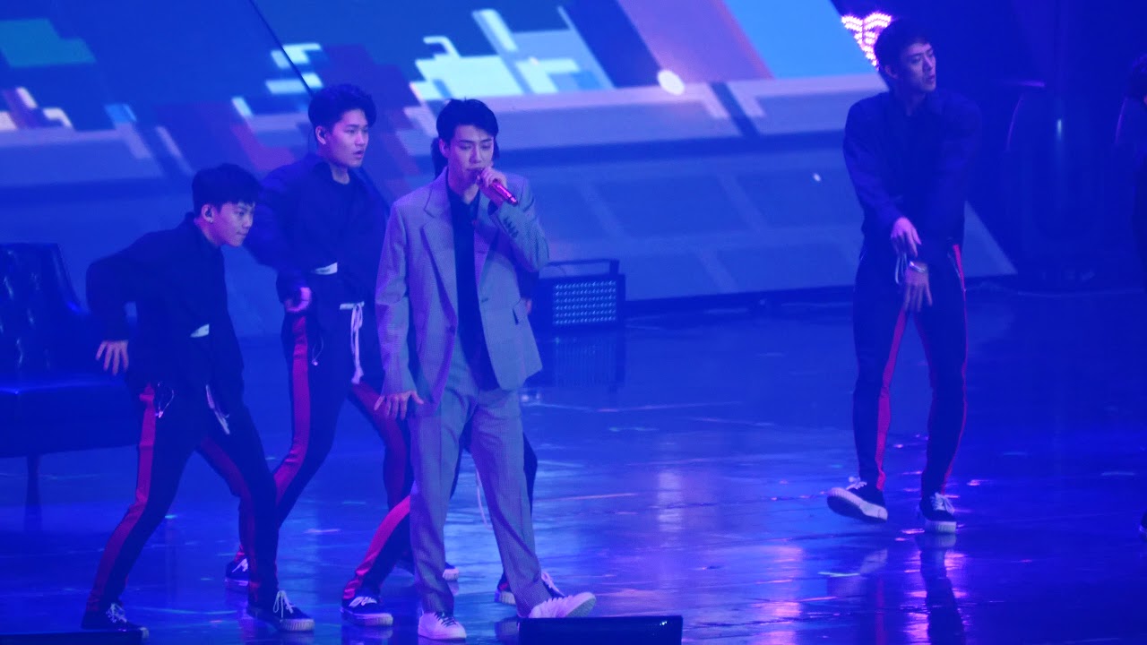 [4K] 180713 The EℓyXiOn[dot] - WE YOUNG by SEHUN & CHANYEOL (sehun F.)