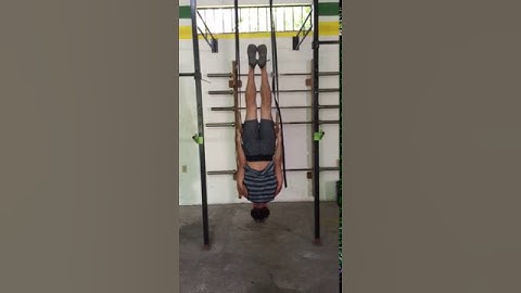 Pull to Inverted Hang (front)