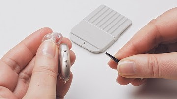 How to exchange QuickGuard on a RIC (Receiver-In-the-Canal) hearing aid | Signia Hearing Aids