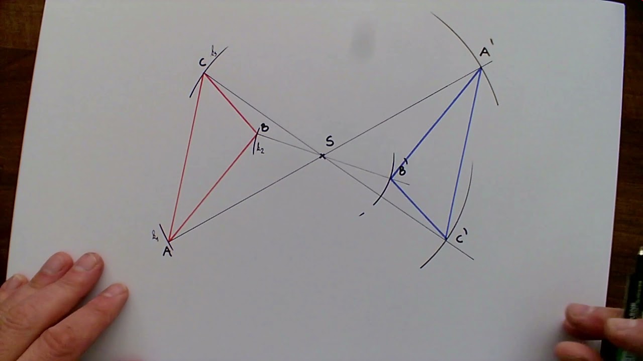 Stredová súmernosť Trojuholník