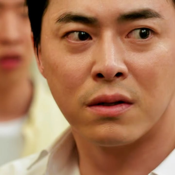 When it comes time to save the family 💪 | 🎬 Exit 2019 #shorts #kdrama #koreandrama