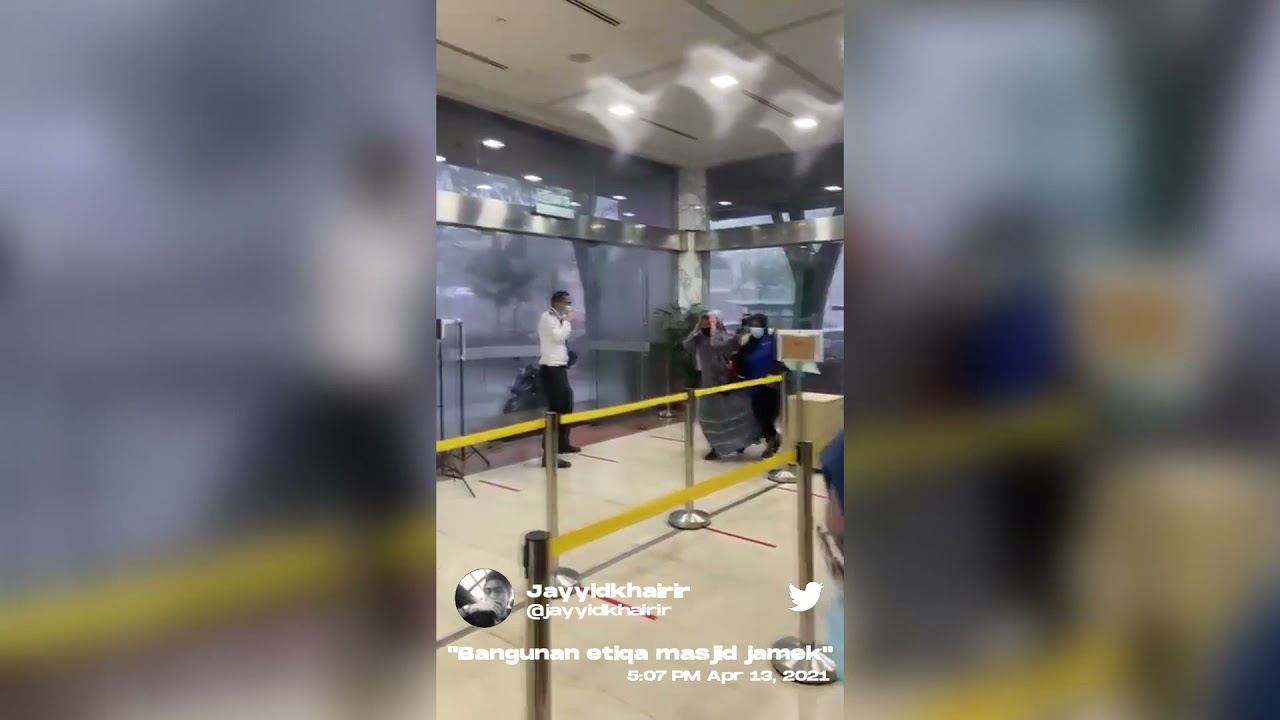 Cermin Bangunan Etiqa Di Masjid Jamek Pecah Youtube