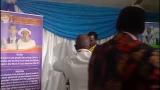 Apostle Muziwezigwili Nxumalo - Praising  God