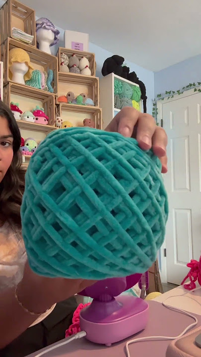 Cake yarn with me 🧶 #yarn #yarnlove #yarnwinder #yarntalk #yarnhaul #yarncrafting
