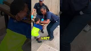 Hij Kwam Vast Te Zitten Tussen De Spijlen