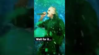 Corey Taylor&#39;s Wildest Live Vocal Performance Ever??? 🤯 #coreytaylor #slipknot #crazy #vocals