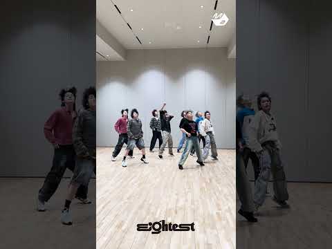 다리는 18개인데 발소리는 1개ㄷㄷ | Eightest #andTEAM #앤팀