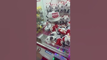 Winning with the new Claw at Round1. #clawmachine #round1 #arcade