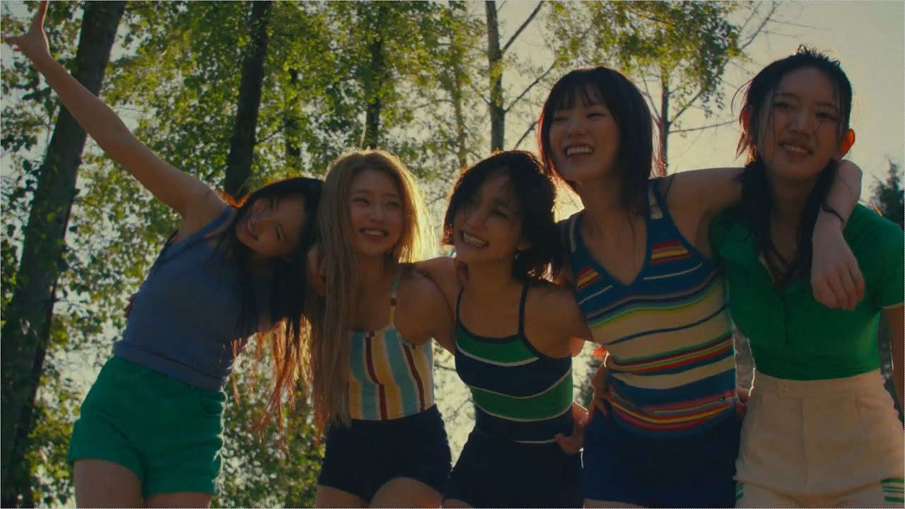 KiiiKiii イソル DANCINGALONE サノク スペシャル 限定 KiiiKiii 키키 'DANCING ALONE' MV - YouTube