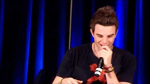 Nate Buzolic - TVD Chicago 2013 - Kol's accent. "Sometimes when you're drowning someone..."