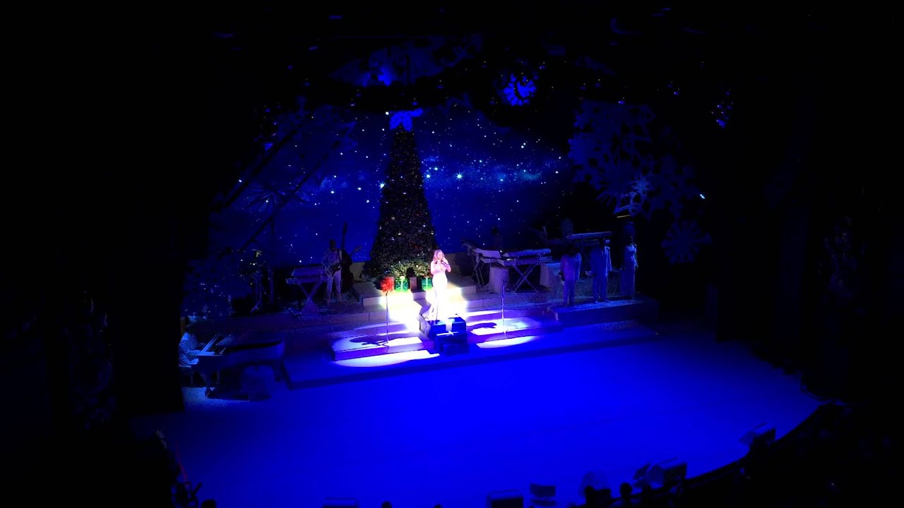 Mariah Carey - Hark The Herald Angels Sing - Live at The Beacon Theater - 2014