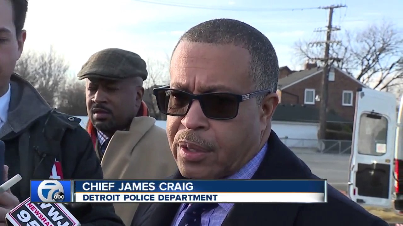 Man surrenders after police standoff - YouTube