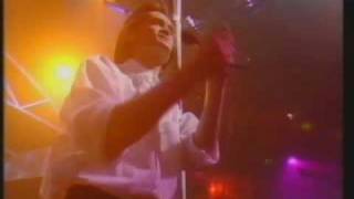 Feargal Sharkey - A Good Heart (Live, TOTP) chords