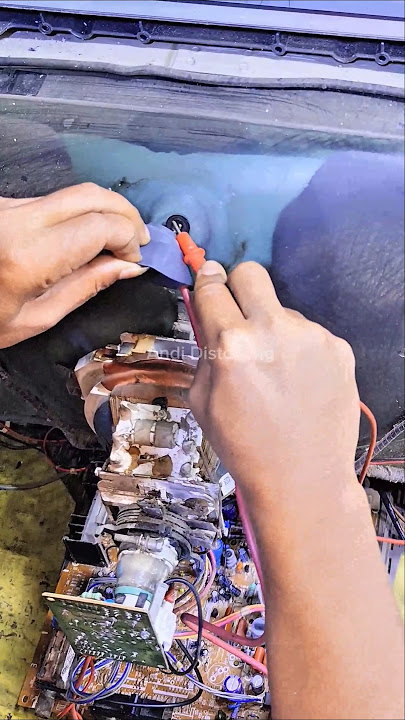 How to Safely Remove the Anode Cap from a CRT TV #simple #tutorial #remove #anode #cap #fbt #crttv
