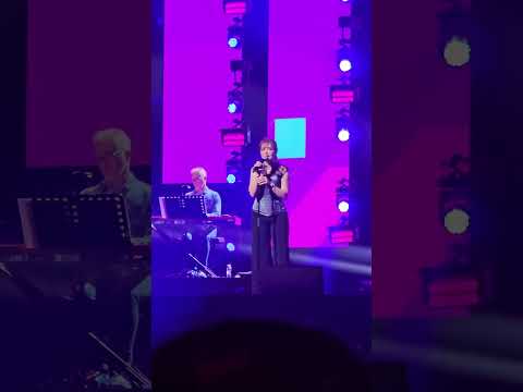 رشا رزق  أنا وأخي  من الرياض