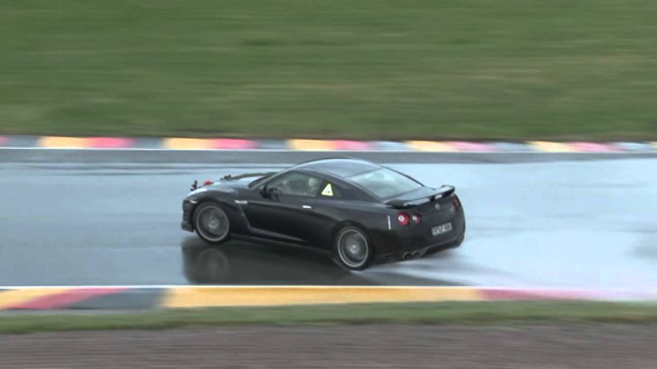 Nissan GTR Drift - YouTube