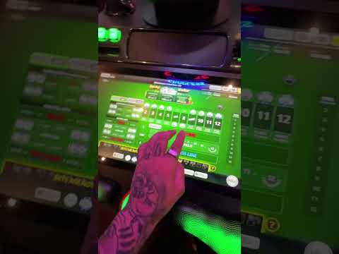$400 into crapless bubble craps DM me for this strategy to make it like me #casino #gamble #gambling