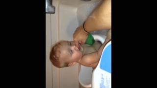 noah almost 9 months bathtime
